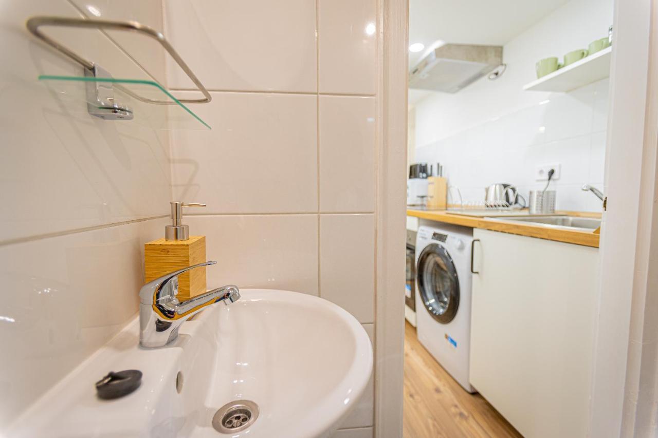 2 Bedroom Apartment In The Dob Street, Emerald Budapest Exterior foto