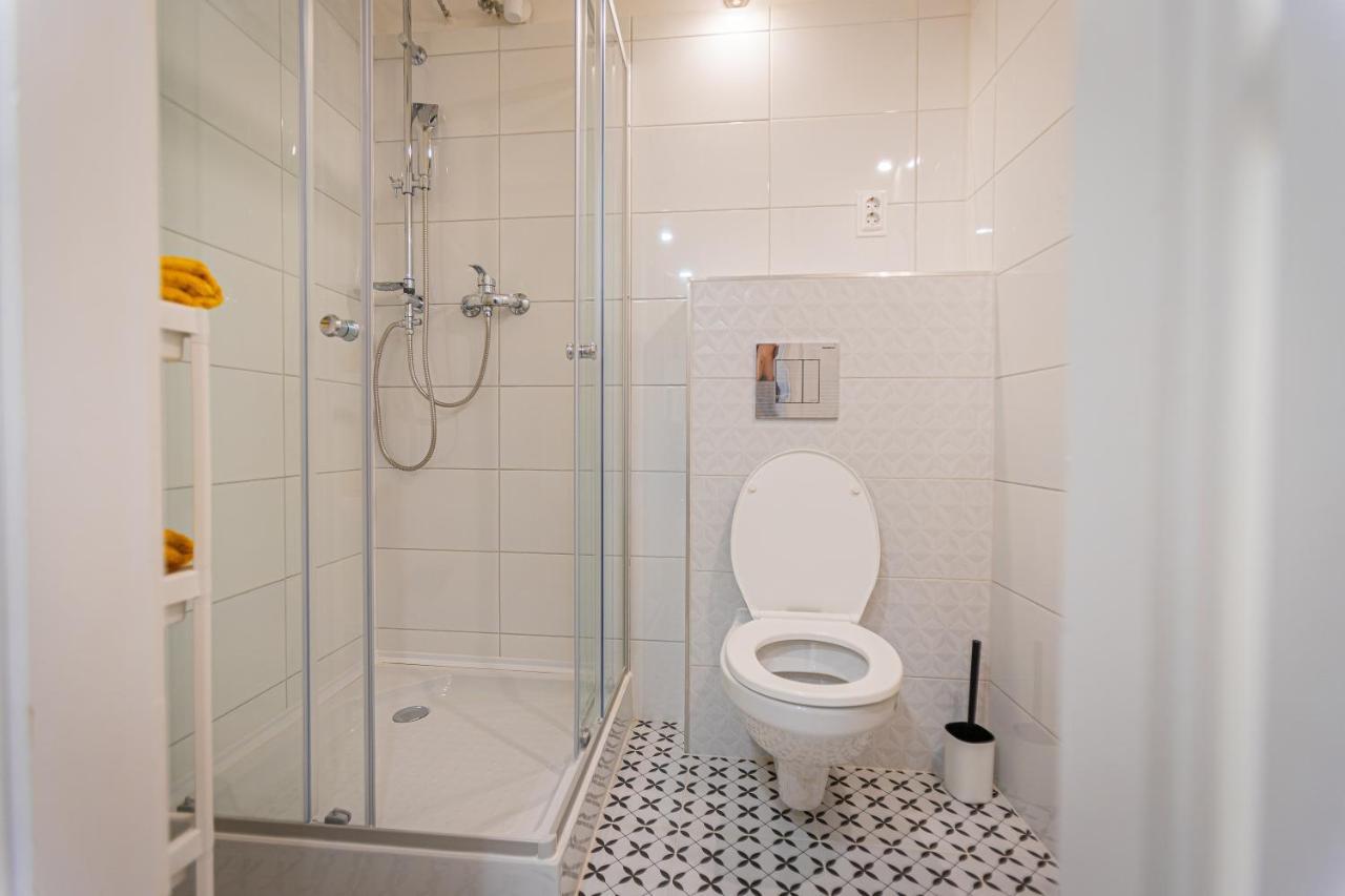 2 Bedroom Apartment In The Dob Street, Emerald Budapest Exterior foto